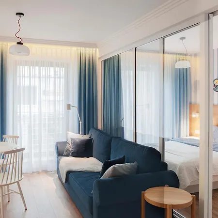 I - Z Parkingiem Апартаменты *